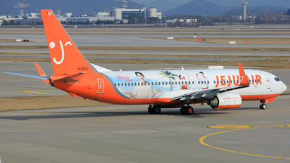 HL8033 - Jeju Air Boeing 737-800