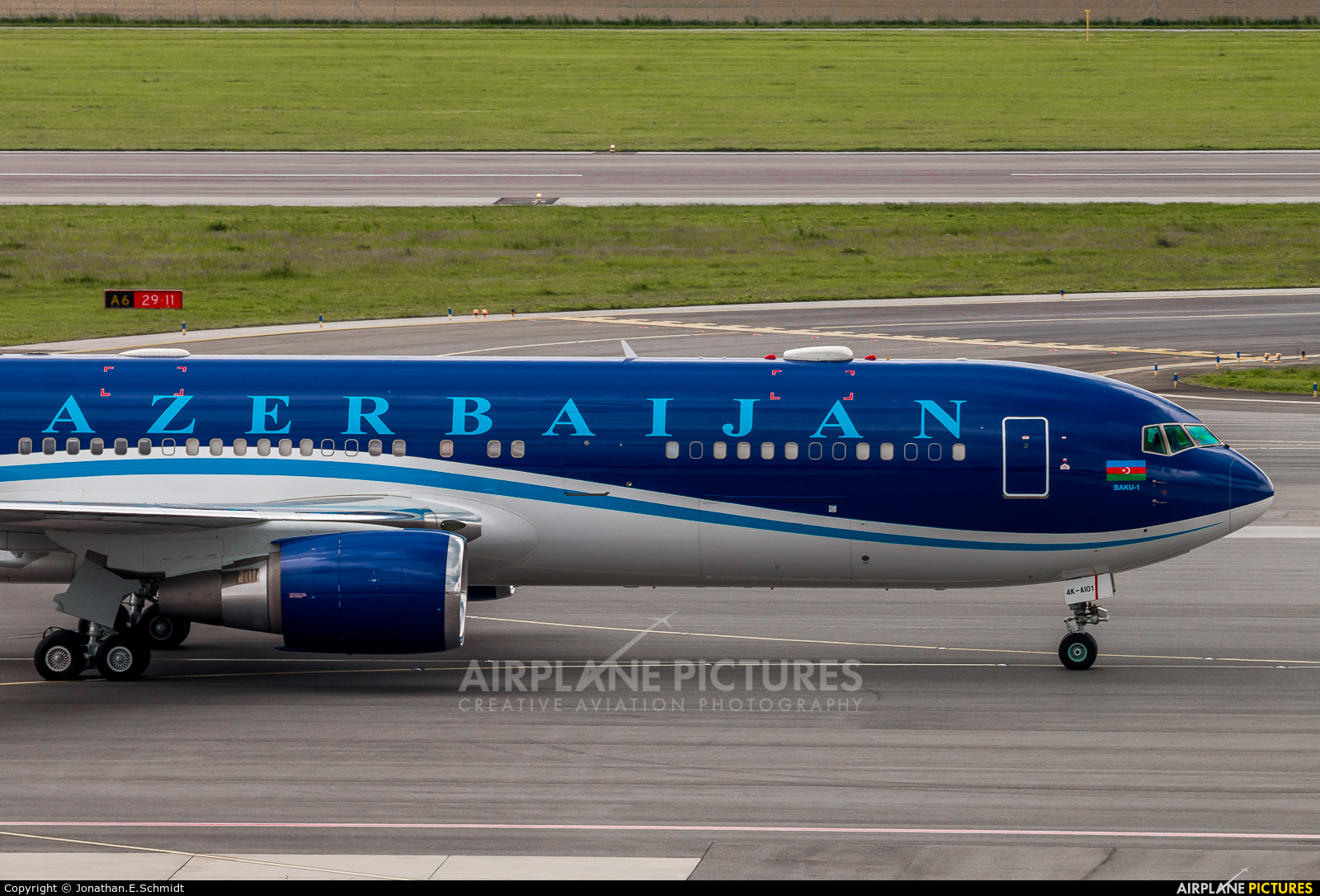 Azerbaijan - Government 4K-AI01 aircraft at Vienna - Schwechat