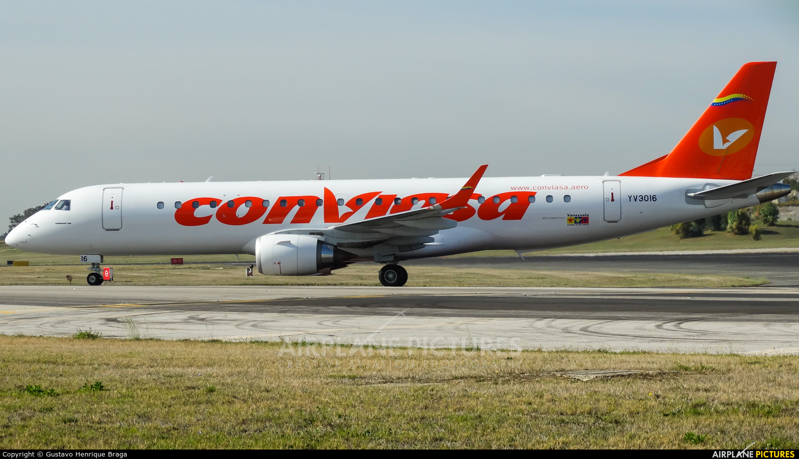 Conviasa YV3016 aircraft at Lisbon