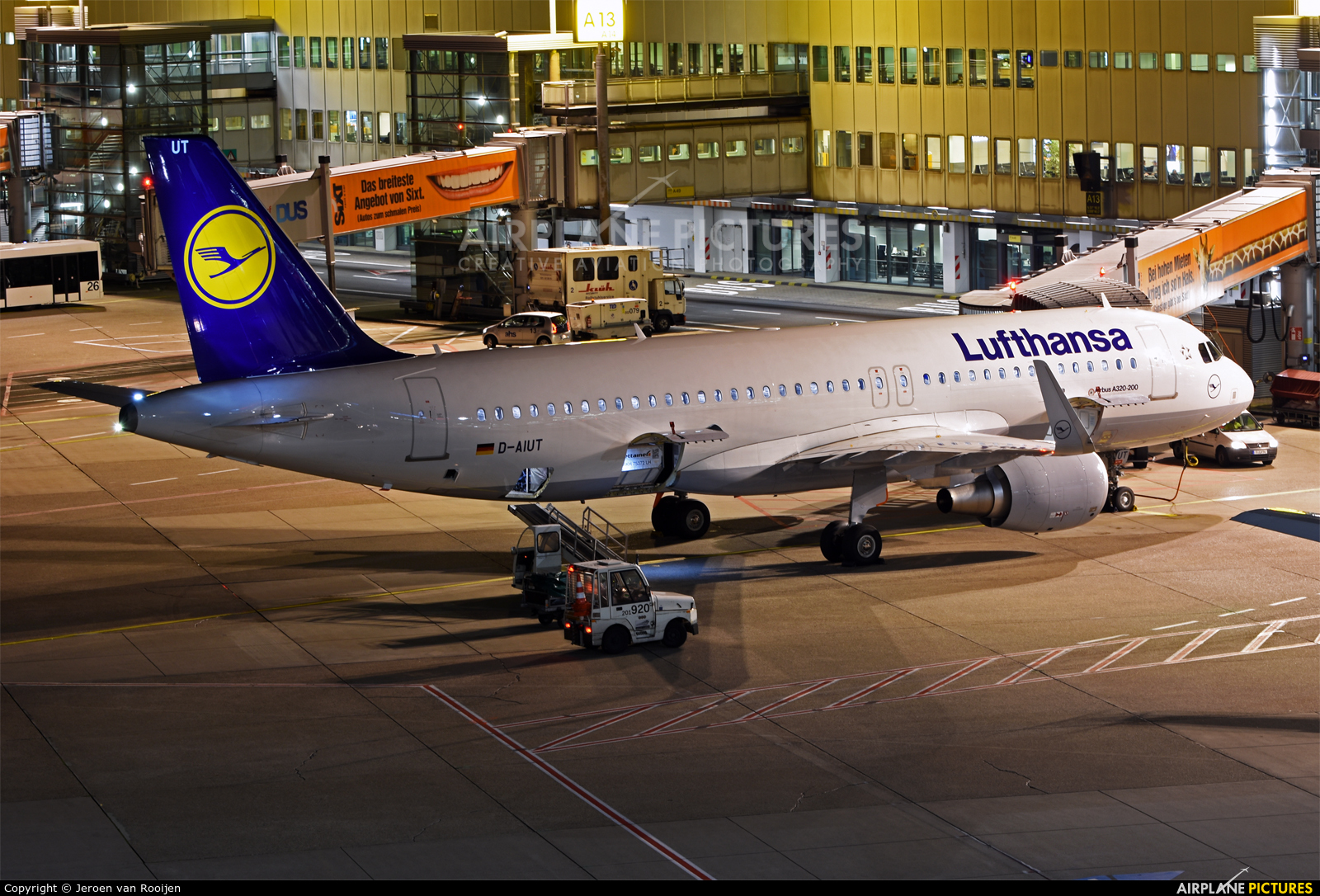 Lufthansa D-AIUT aircraft at Düsseldorf