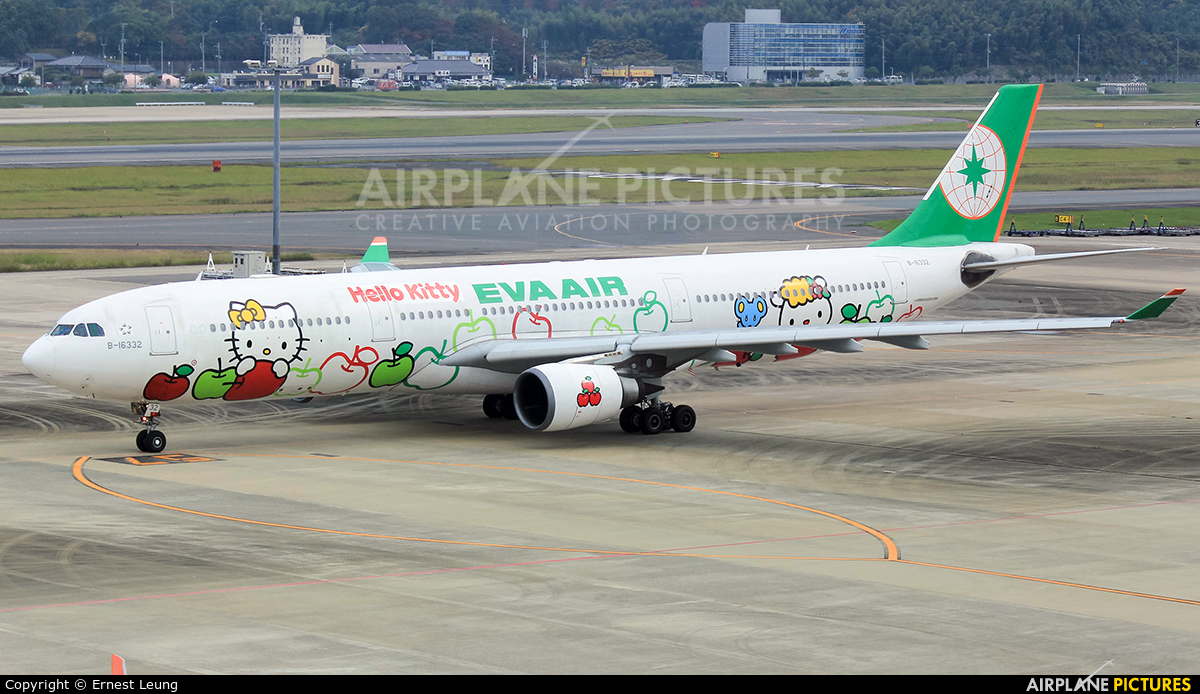 Eva Air B-16332 aircraft at Fukuoka