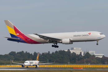 HL7507 - Asiana Cargo Boeing 767-300F