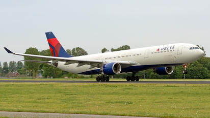 N807NW - Delta Air Lines Airbus A330-300