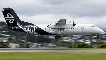 ZK-NEU - Air New Zealand Link - Air Nelson de Havilland Canada DHC-8-300Q Dash 8
