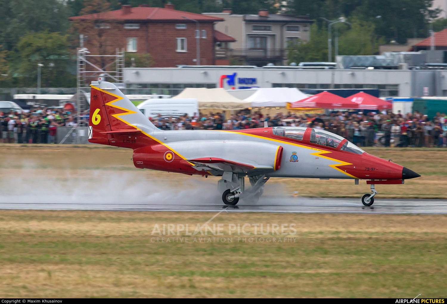 Spain - Air Force : Patrulla Aguila E.25-69 aircraft at Radom - Sadków