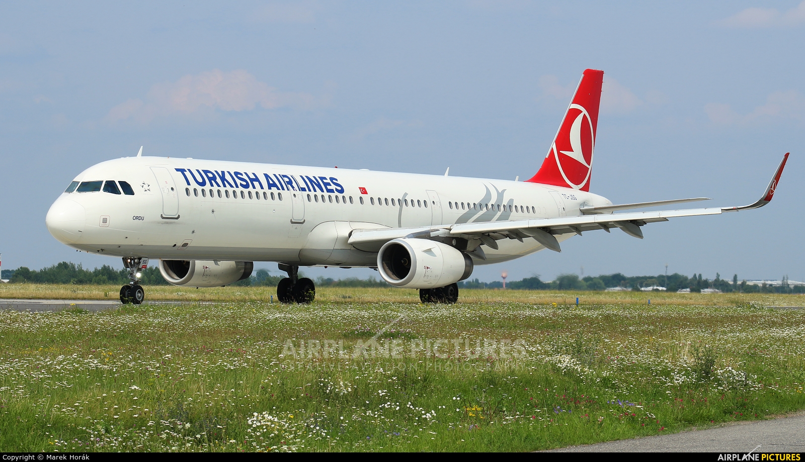 Turkish Airlines TC-JSG aircraft at Prague - Václav Havel