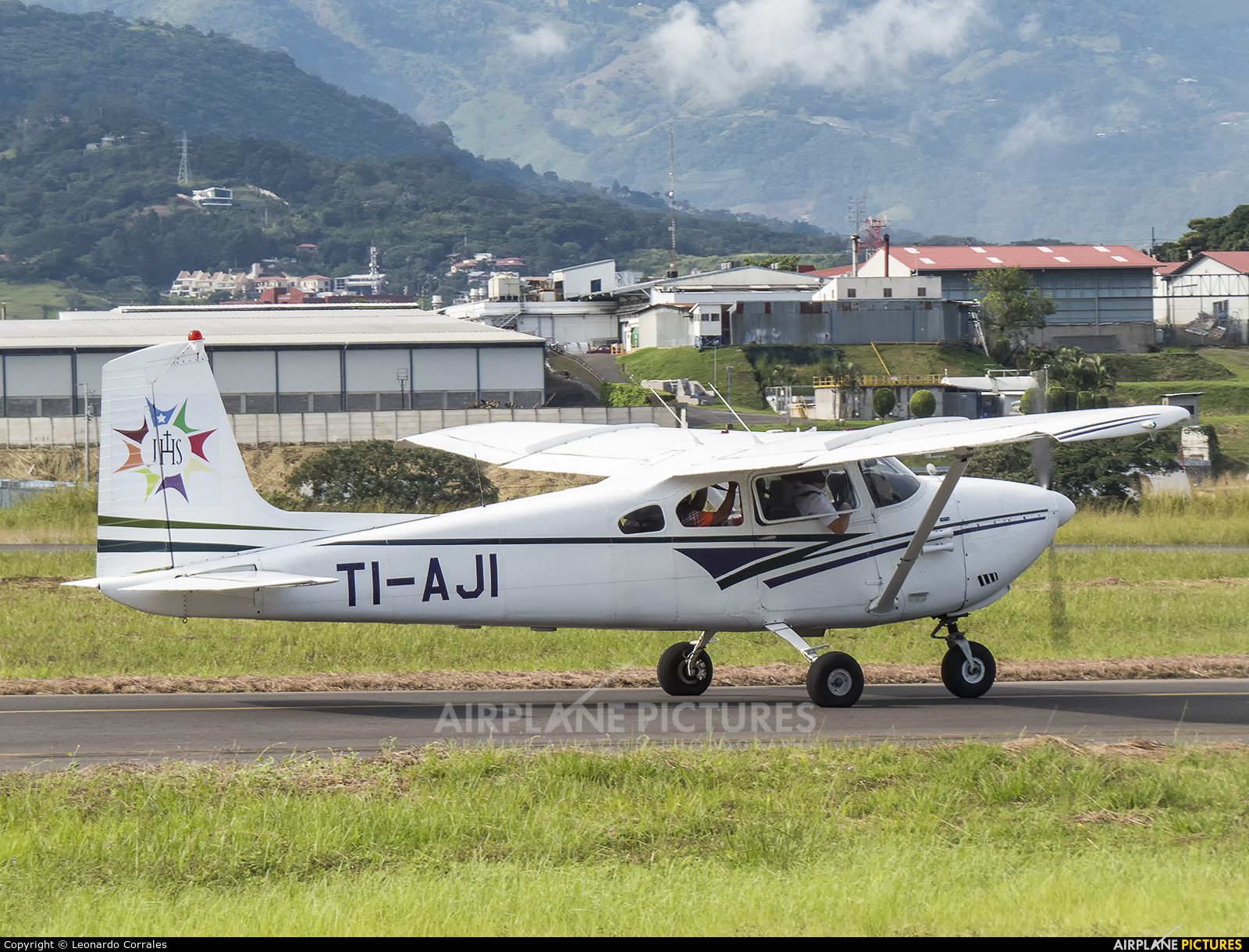 Private TI-AJI aircraft at San Jose - Tobías Bolaños Intl