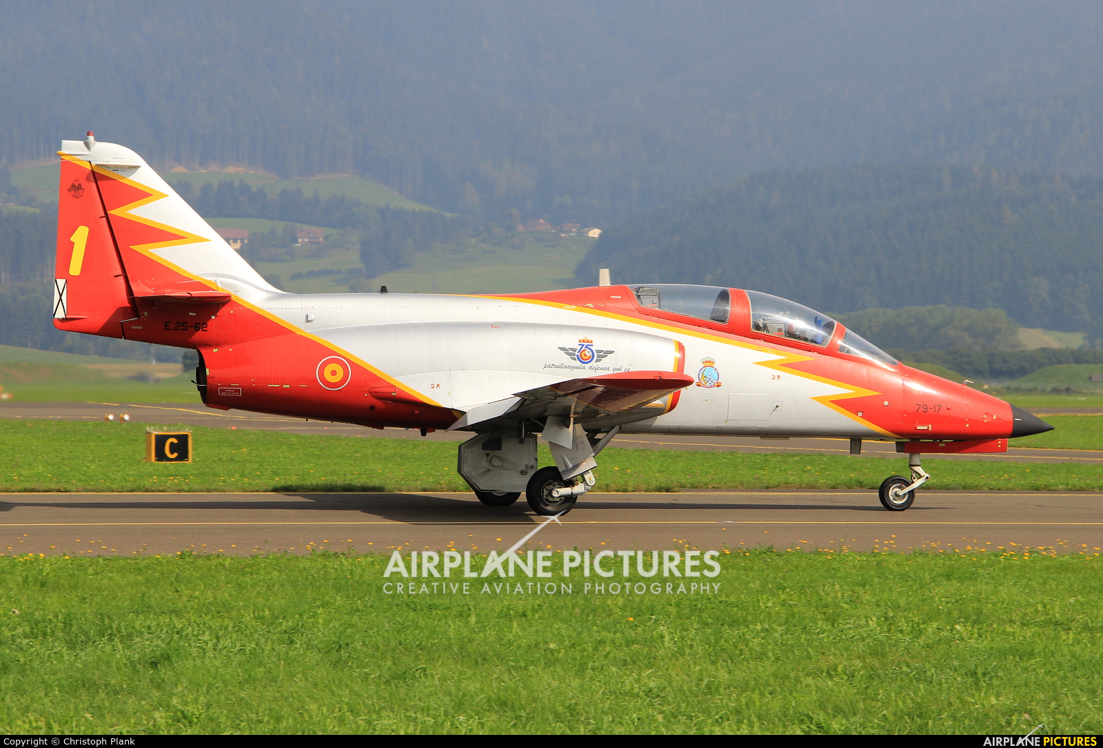 Spain - Air Force : Patrulla Aguila E.25-62 aircraft at Zeltweg