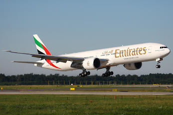 A6-EPF - Emirates Airlines Boeing 777-300ER