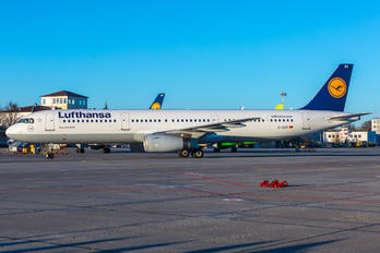 D-AIDT - Lufthansa Airbus A321