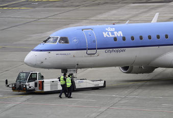 PH-EZS - KLM Cityhopper Embraer ERJ-190 (190-100)