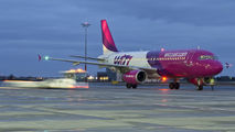 Wizz Air HA-LPN image