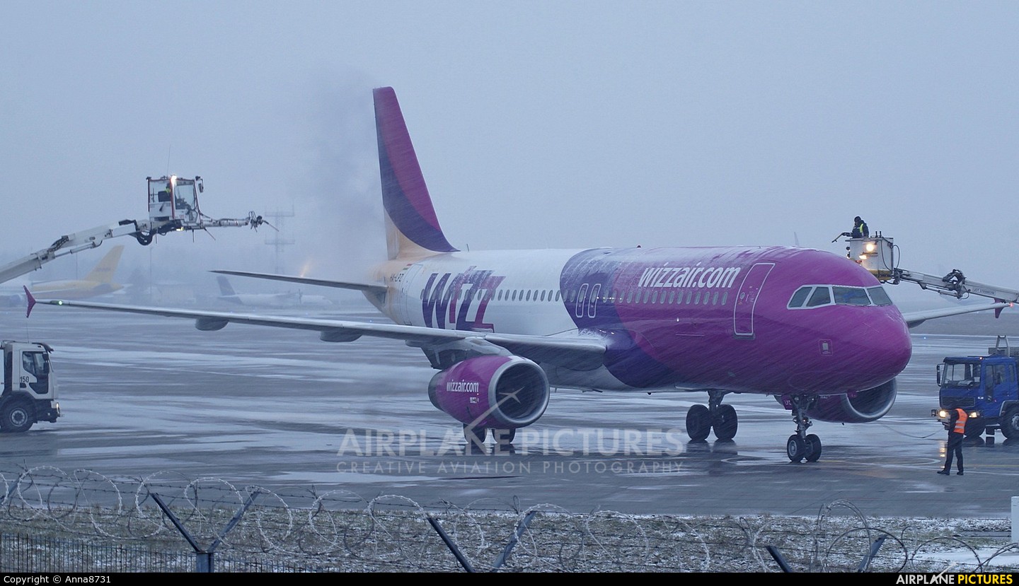 Wizz Air HA-LPZ aircraft at Katowice - Pyrzowice