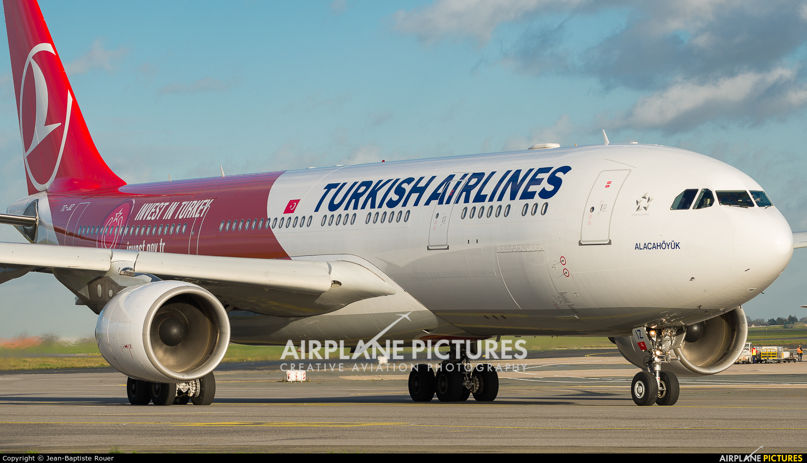 Turkish Airlines TC-JIZ aircraft at Paris - Charles de Gaulle