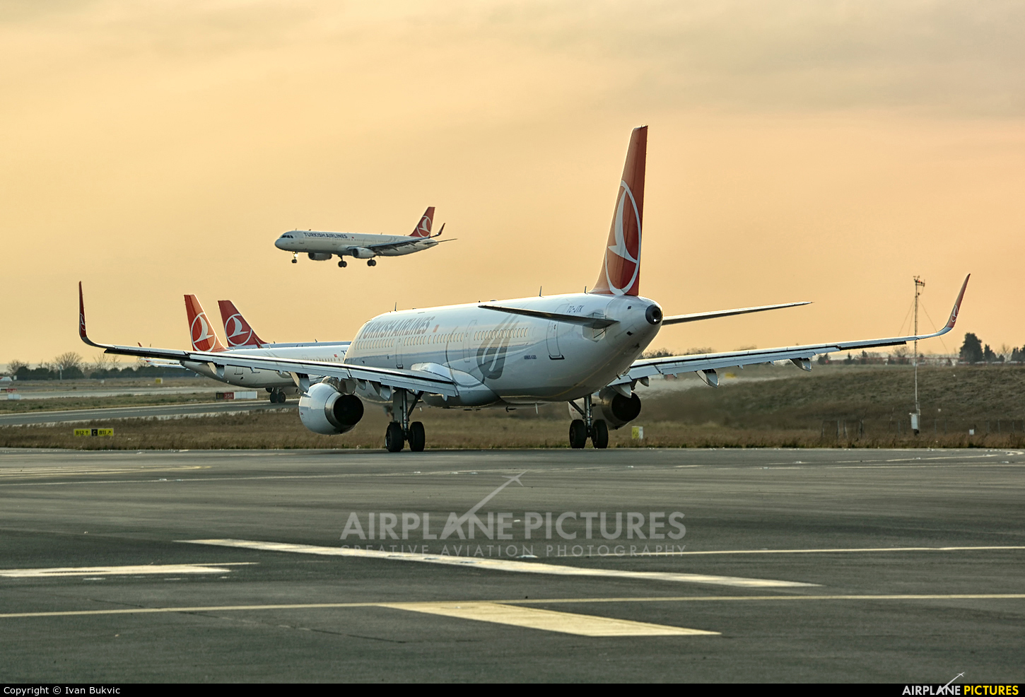 - Airport Overview - aircraft at Istanbul - Ataturk