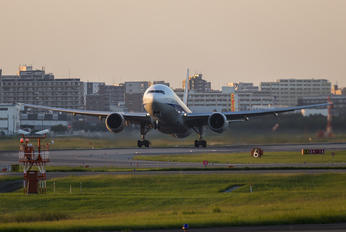 JA706A - ANA - All Nippon Airways Boeing 777-200