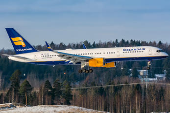 TF-ISD - Icelandair Boeing 757-200WL