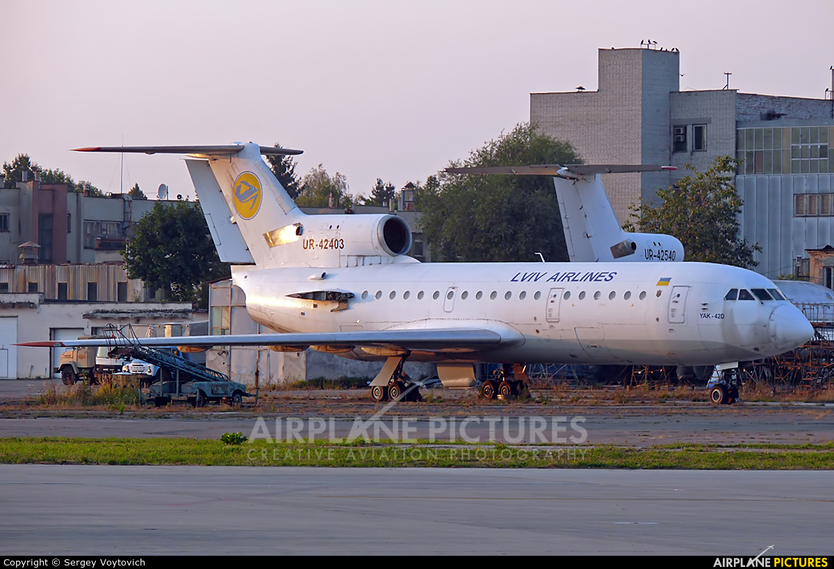 Lviv Airlines UR-42403 aircraft at Sknilov 