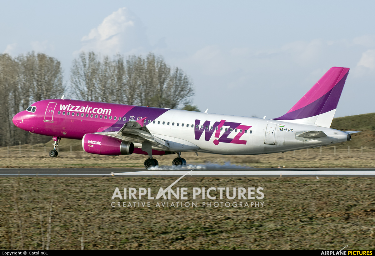 Wizz Air HA-LPX aircraft at Craiova