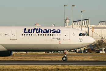 D-AIKC - Lufthansa Airbus A330-300