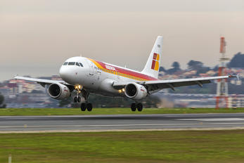 EC-KBX - Iberia Airbus A319