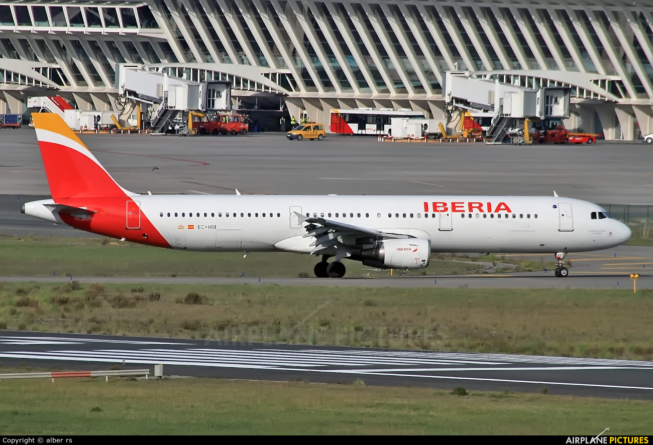 Iberia EC-HUI aircraft at Bilbao