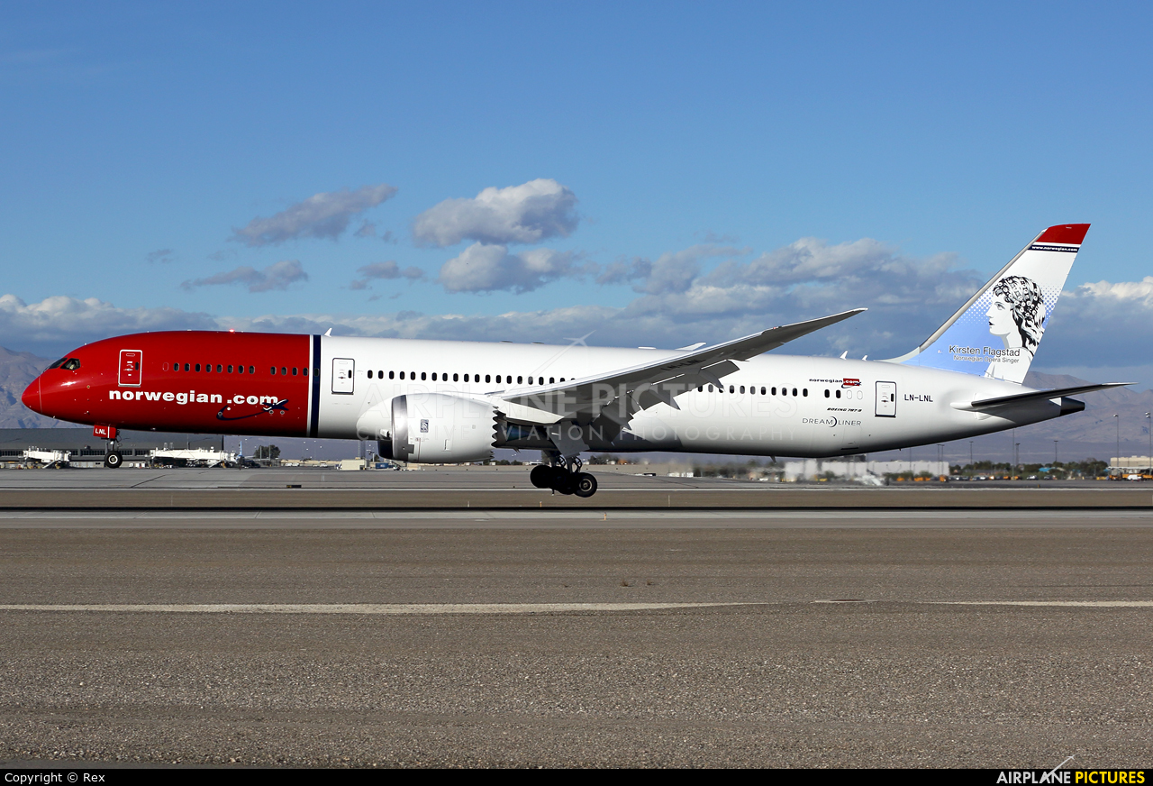 Norwegian Air International LN-LNL aircraft at Las Vegas - McCarran Intl