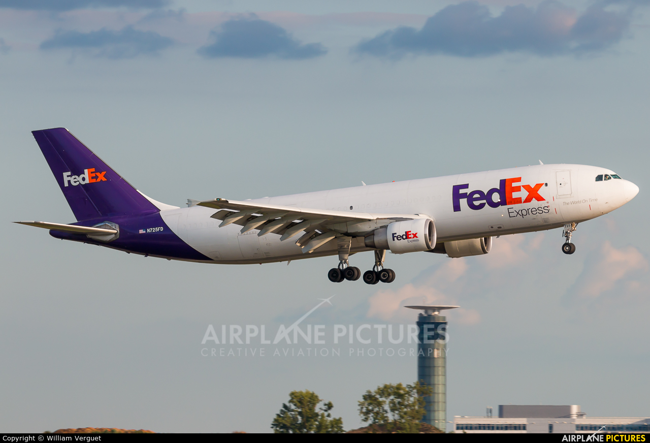 FedEx Federal Express N725FD aircraft at Paris - Charles de Gaulle