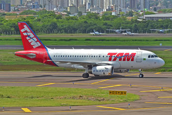 PR-MAQ - TAM Airbus A319
