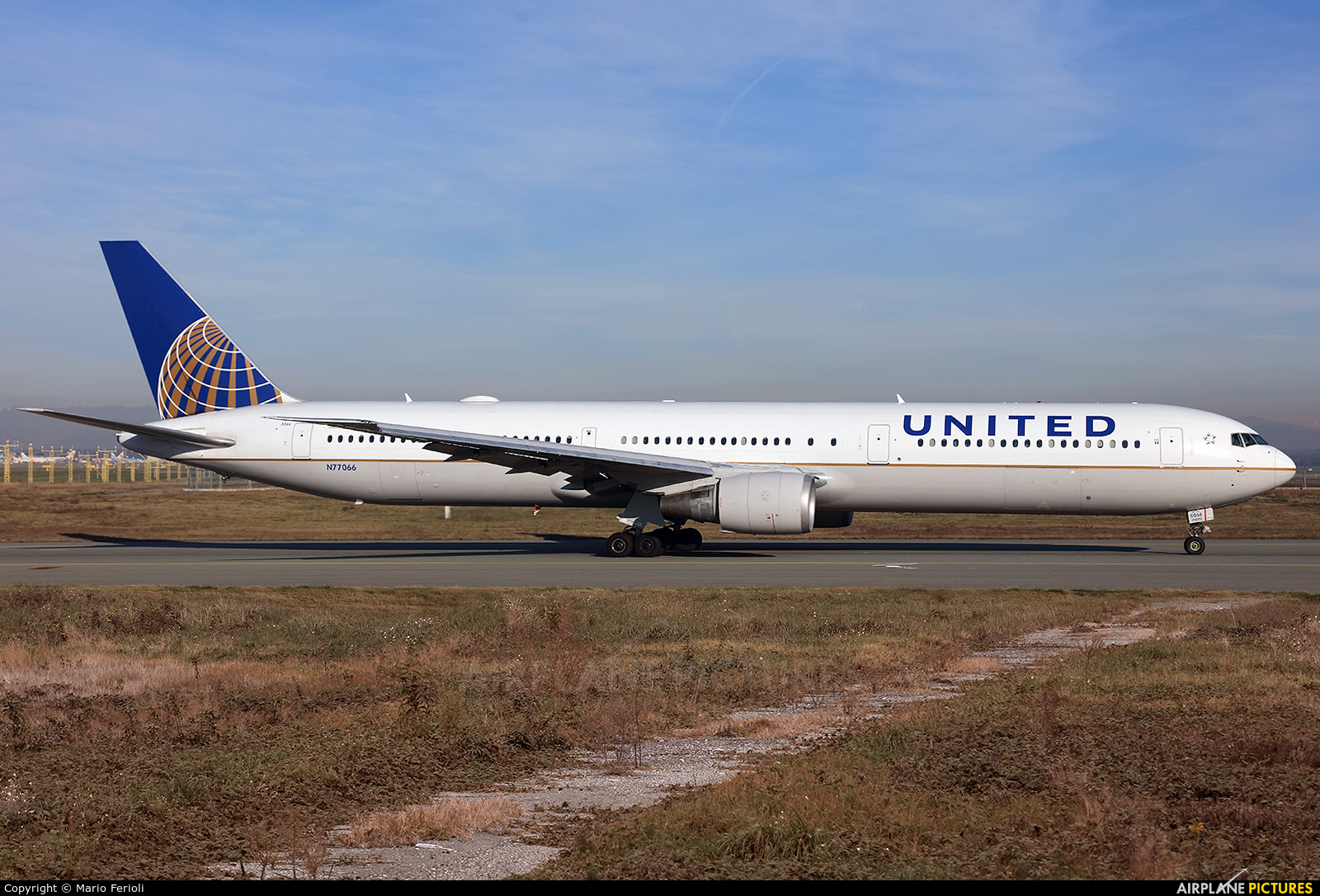 United Airlines N77066 aircraft at Milan - Malpensa