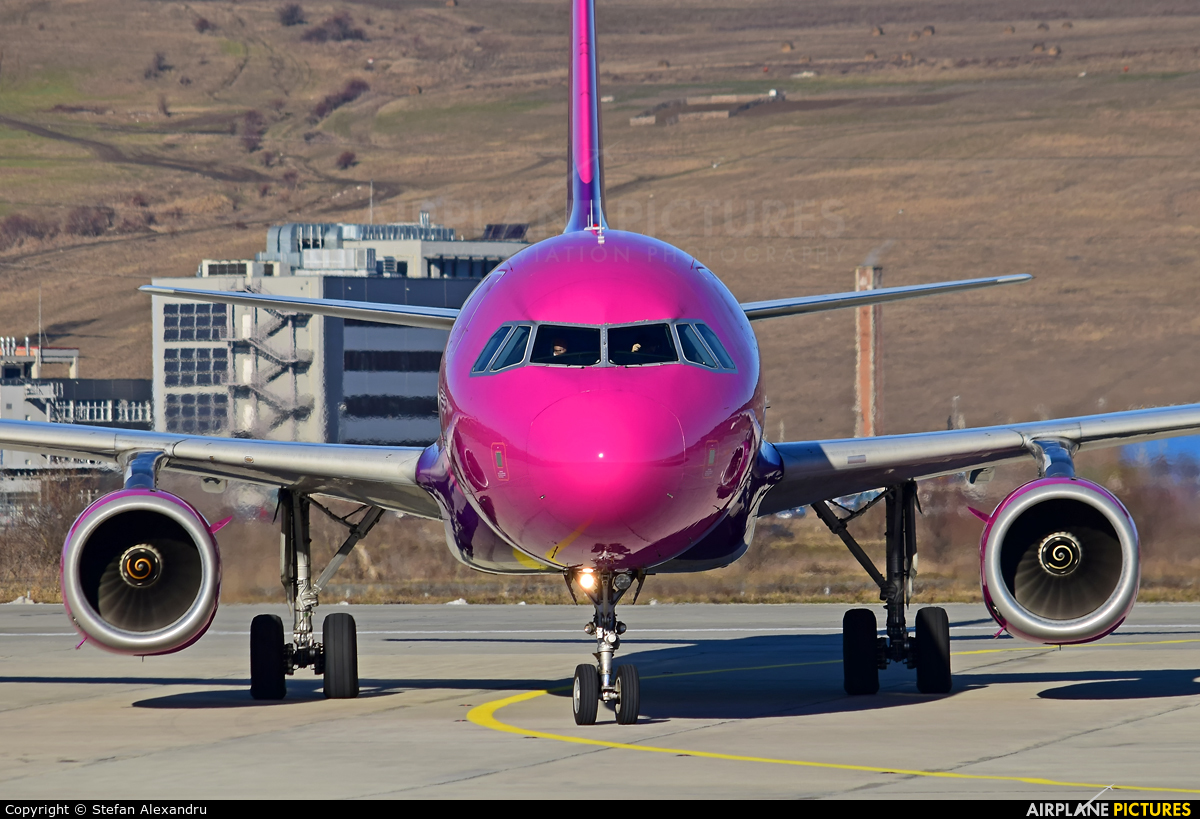 Wizz Air HA-LPU aircraft at Cluj Napoca - Someseni