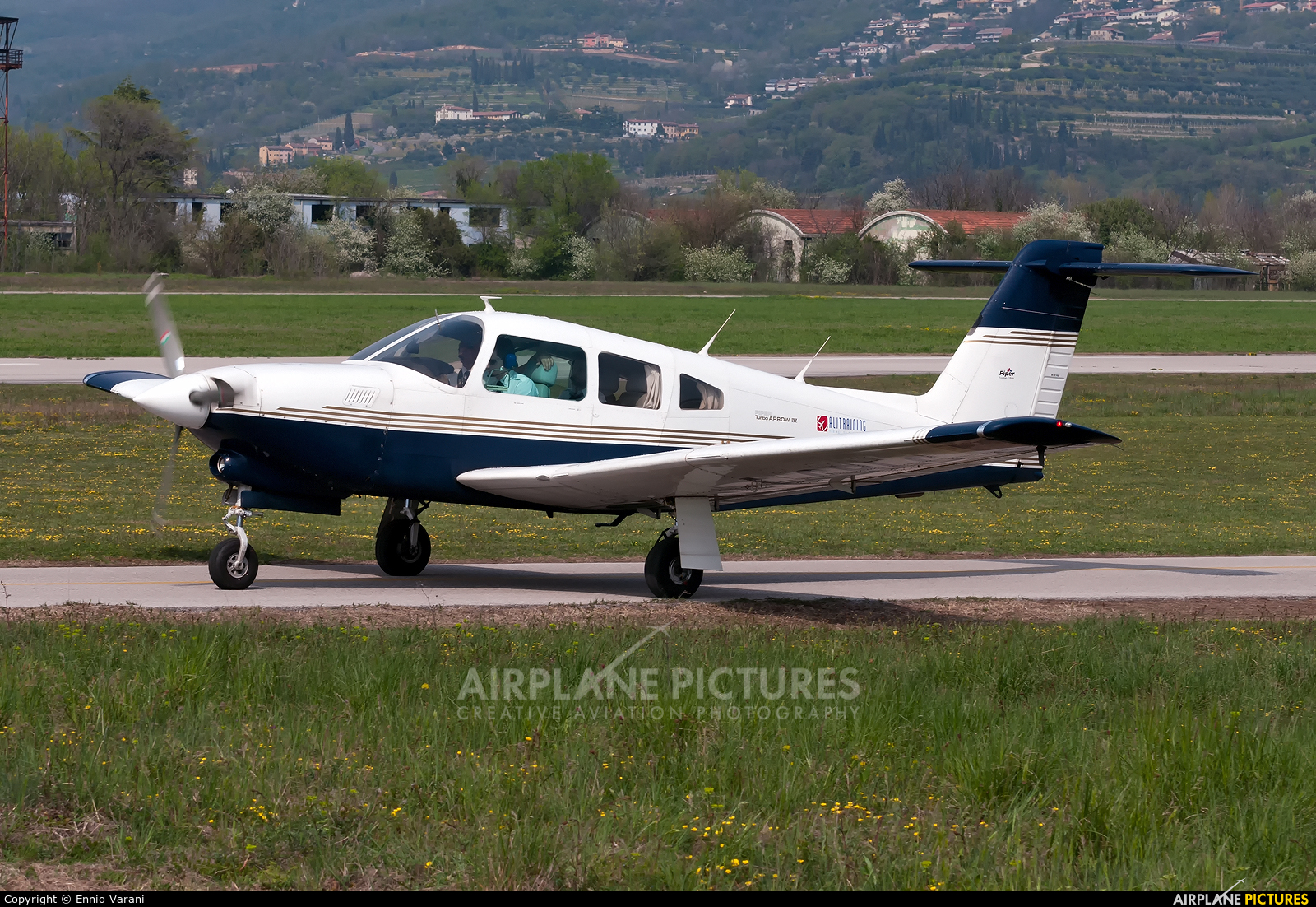 Private I-GRLC aircraft at Verona - Boscomantico
