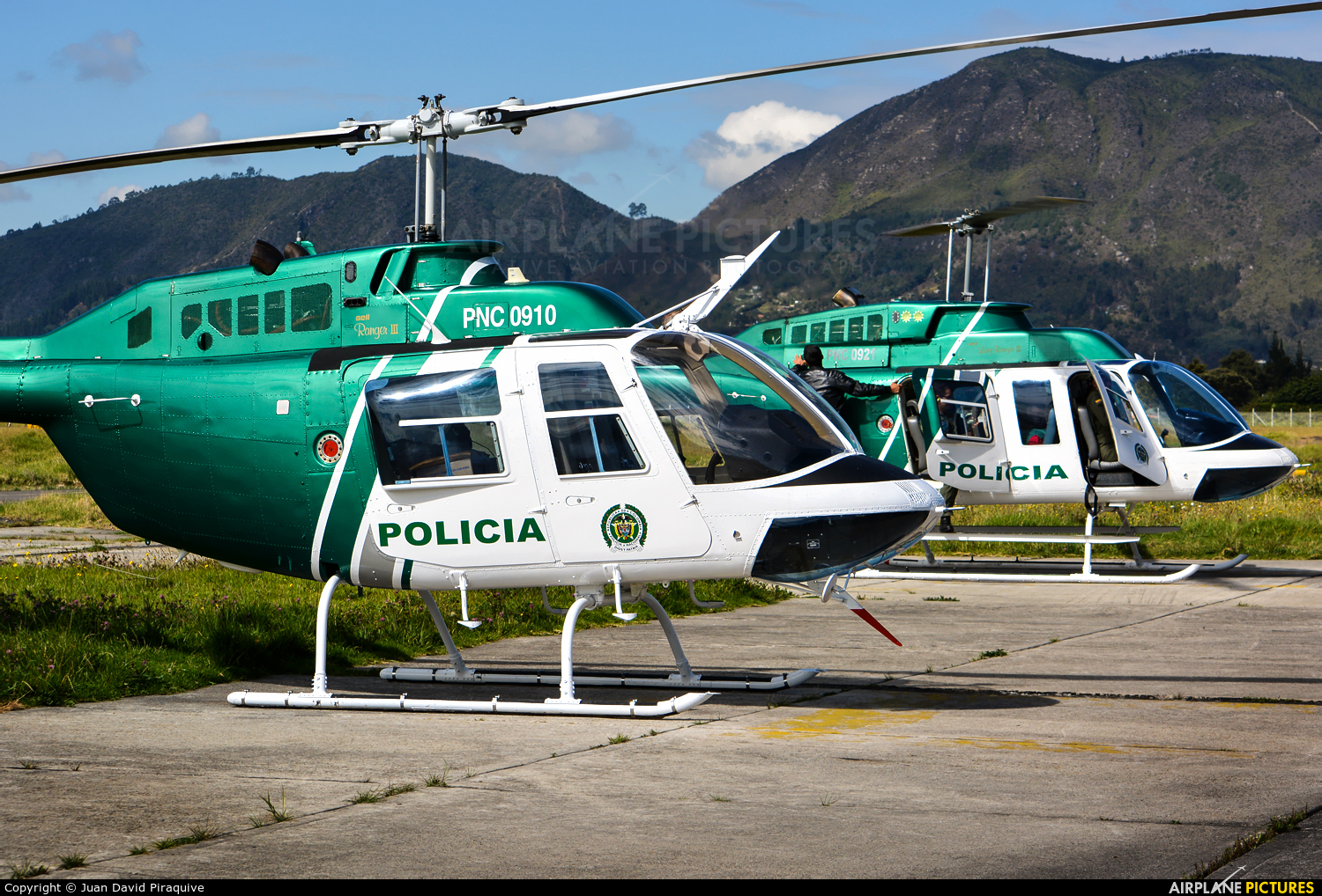 Colombia - Police PNC-0910 aircraft at Chía