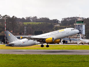 EC-LOB - Vueling Airlines Airbus A320