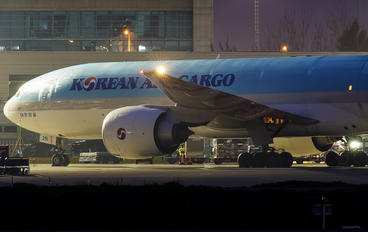 HL8251 - Korean Air Cargo Boeing 777F