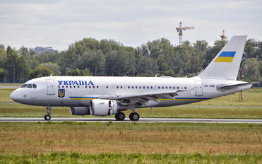 UR-ABA - Ukraine - Government Airbus A319