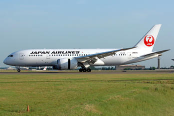 JA834J - JAL - Japan Airlines Boeing 787-8 Dreamliner