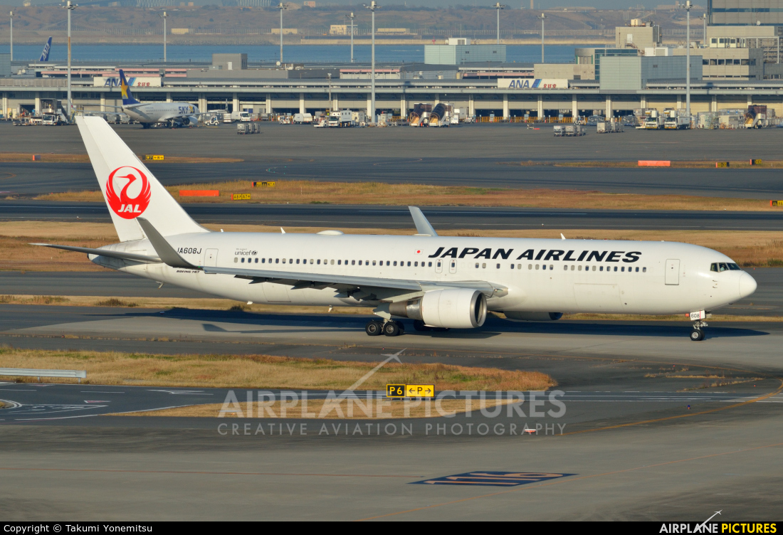 JAL - Japan Airlines JA608J aircraft at Tokyo - Haneda Intl