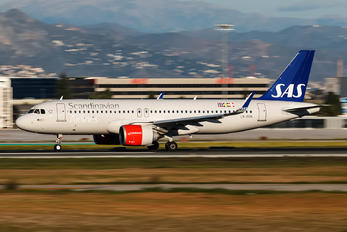 LN-RGN - SAS - Scandinavian Airlines Airbus A320 NEO