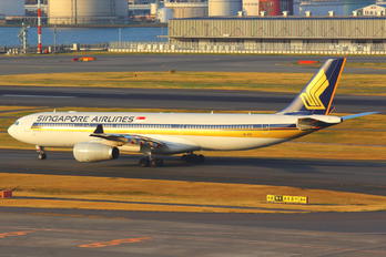 9V-STT - Singapore Airlines Airbus A330-300