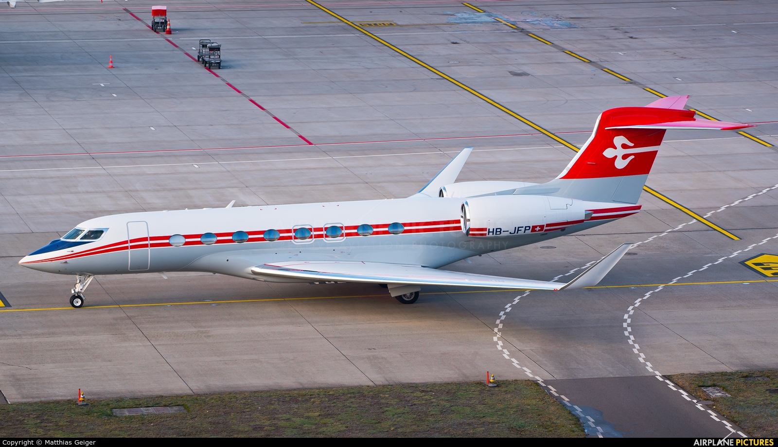 Private HB-JFP aircraft at Zurich