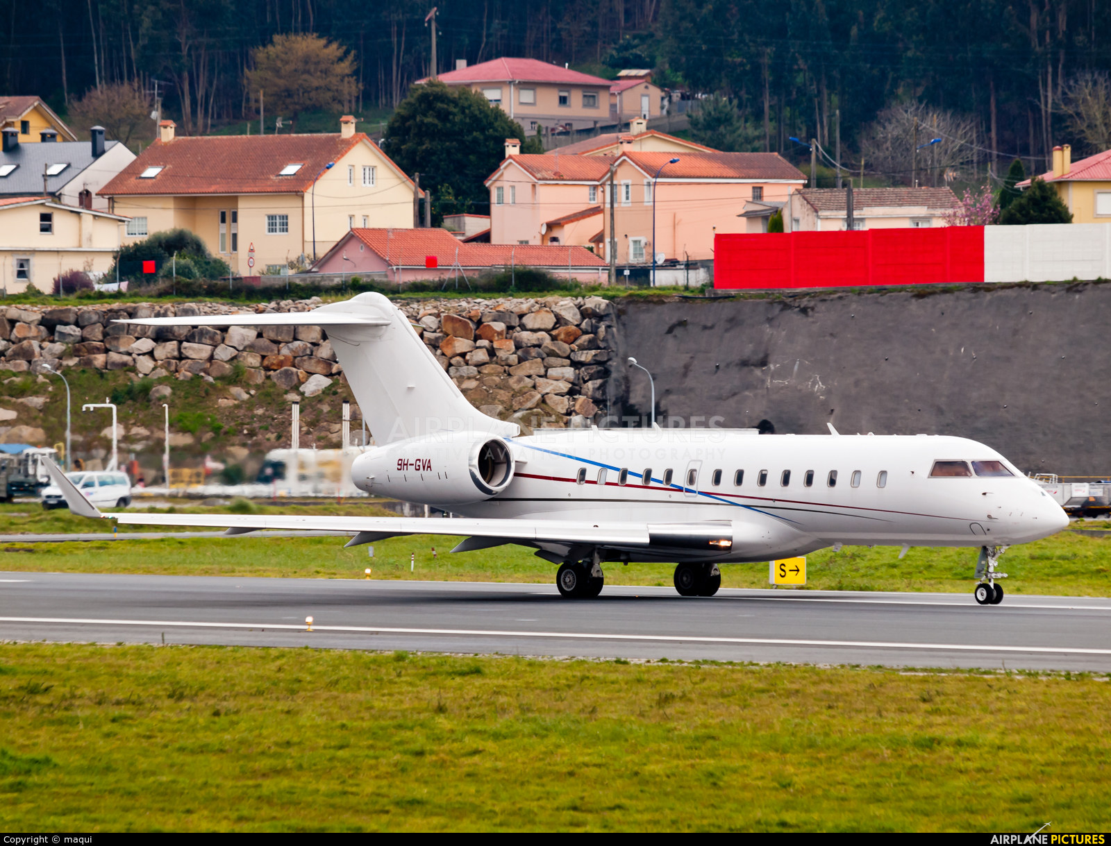 Elit Avia 9H-GVA aircraft at La Coruña