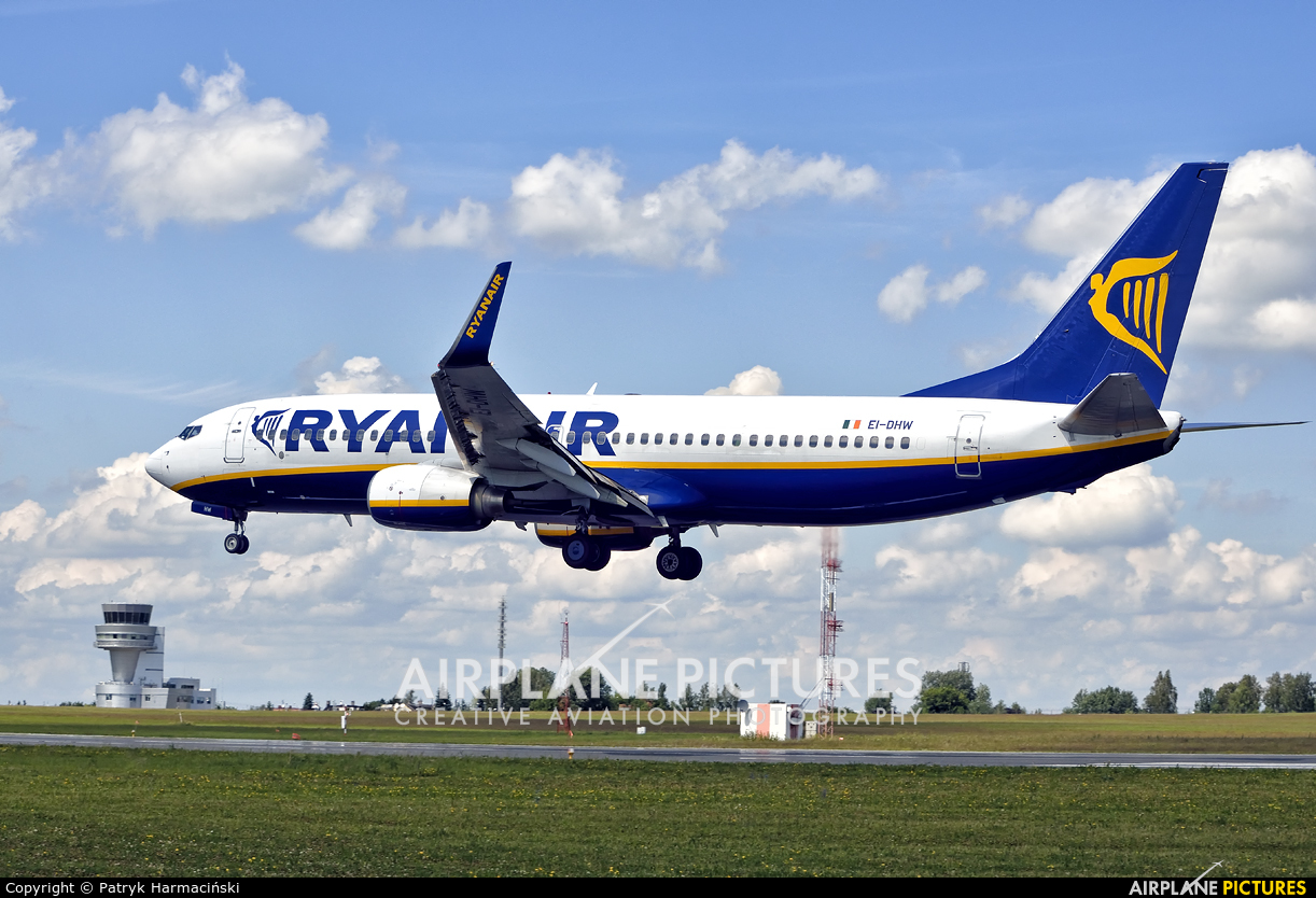 Ryanair EI-DHW aircraft at Poznań - Ławica