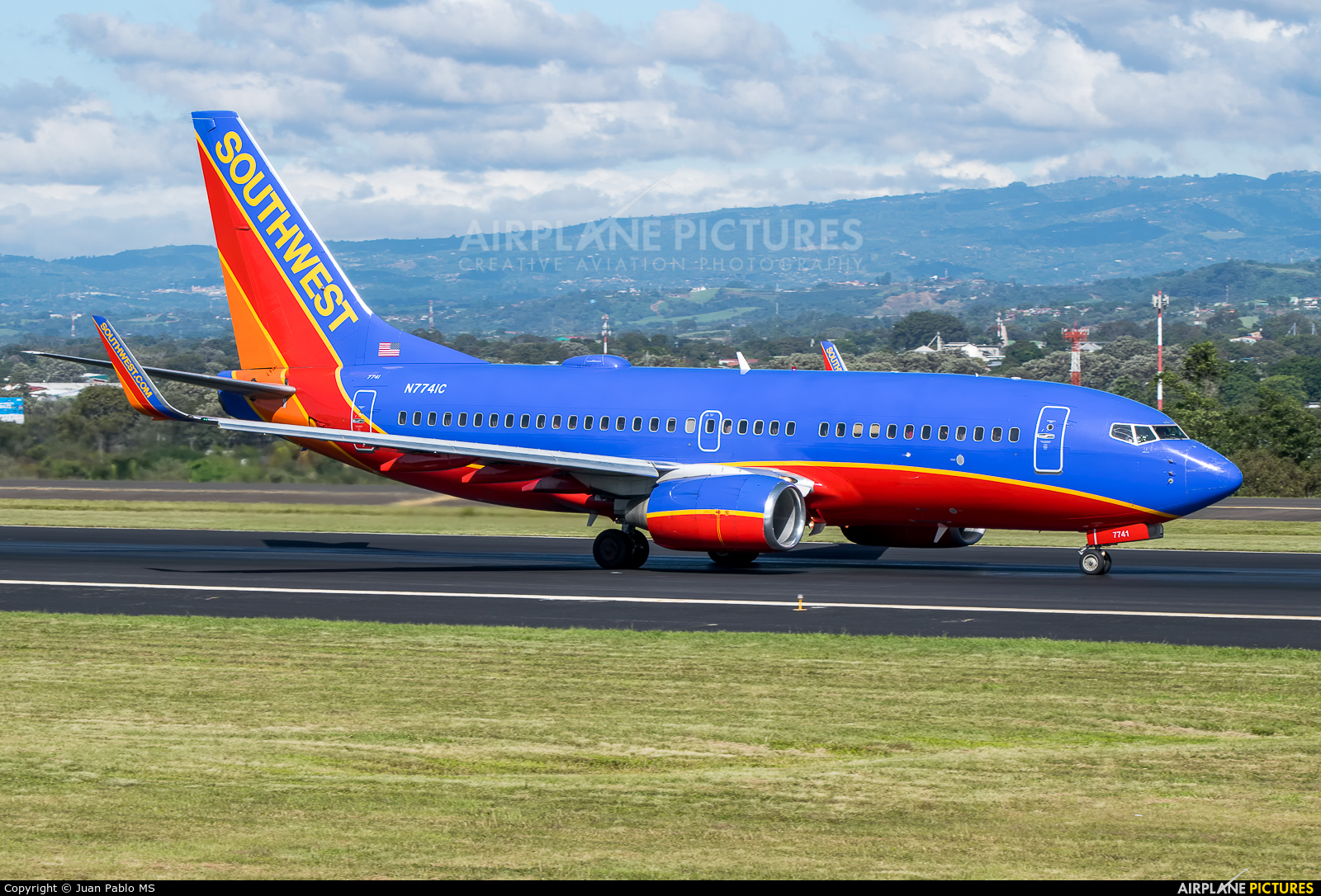 N7741C - Southwest Airlines Boeing 737-700 at San Jose - Juan