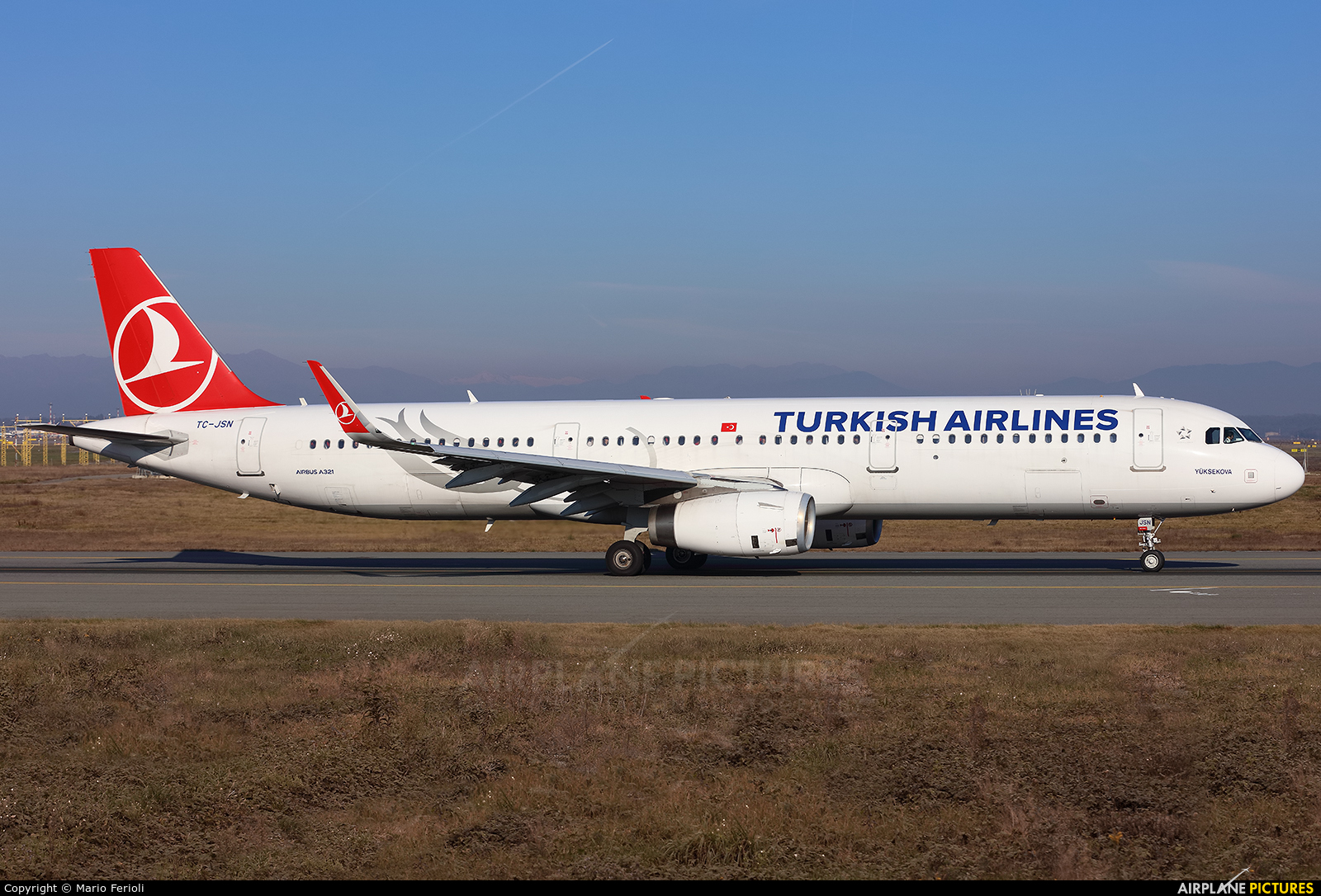 Turkish Airlines TC-JSN aircraft at Milan - Malpensa
