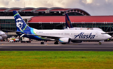N585AS - Alaska Airlines Boeing 737-800