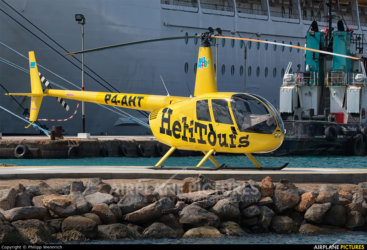 Private P4-AHT aircraft at Oranjestad Queen Beatrix Intl
