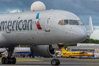 N939UW - American Airlines Boeing 757-200