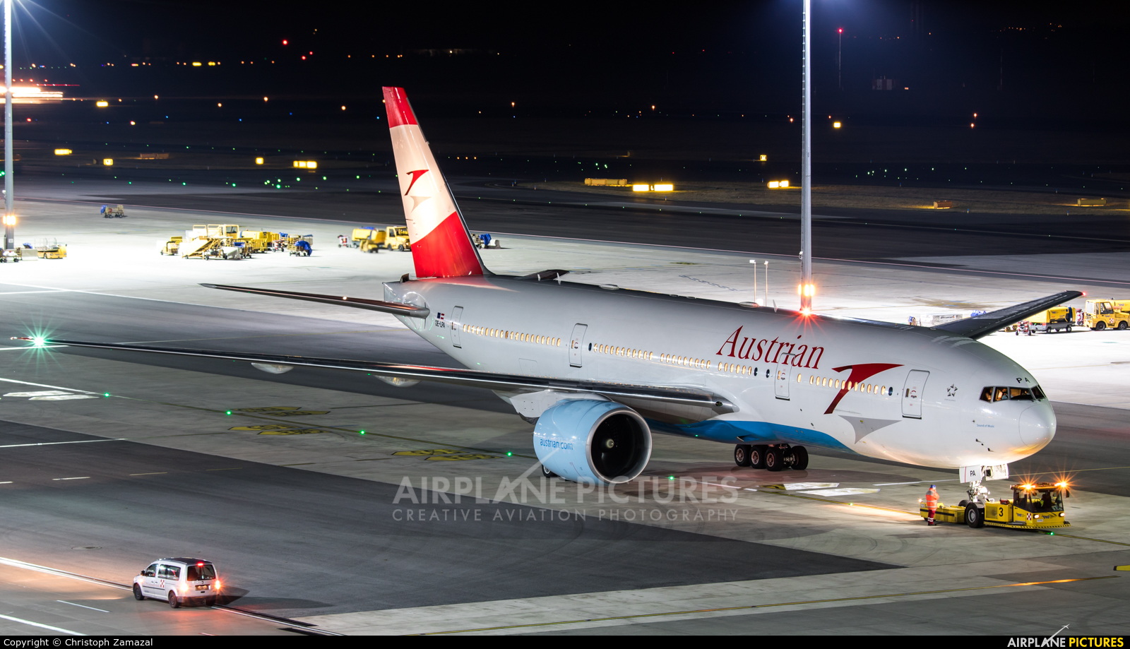 Austrian Airlines/Arrows/Tyrolean OE-LPA aircraft at Vienna - Schwechat