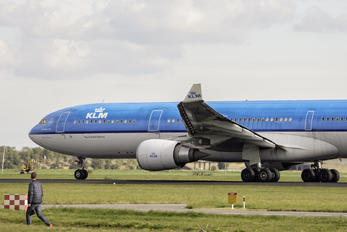 PH-AKB - KLM Airbus A330-300